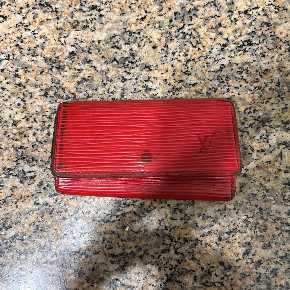 100 % authentic  epic Louis Vuitton   Key holder vintage